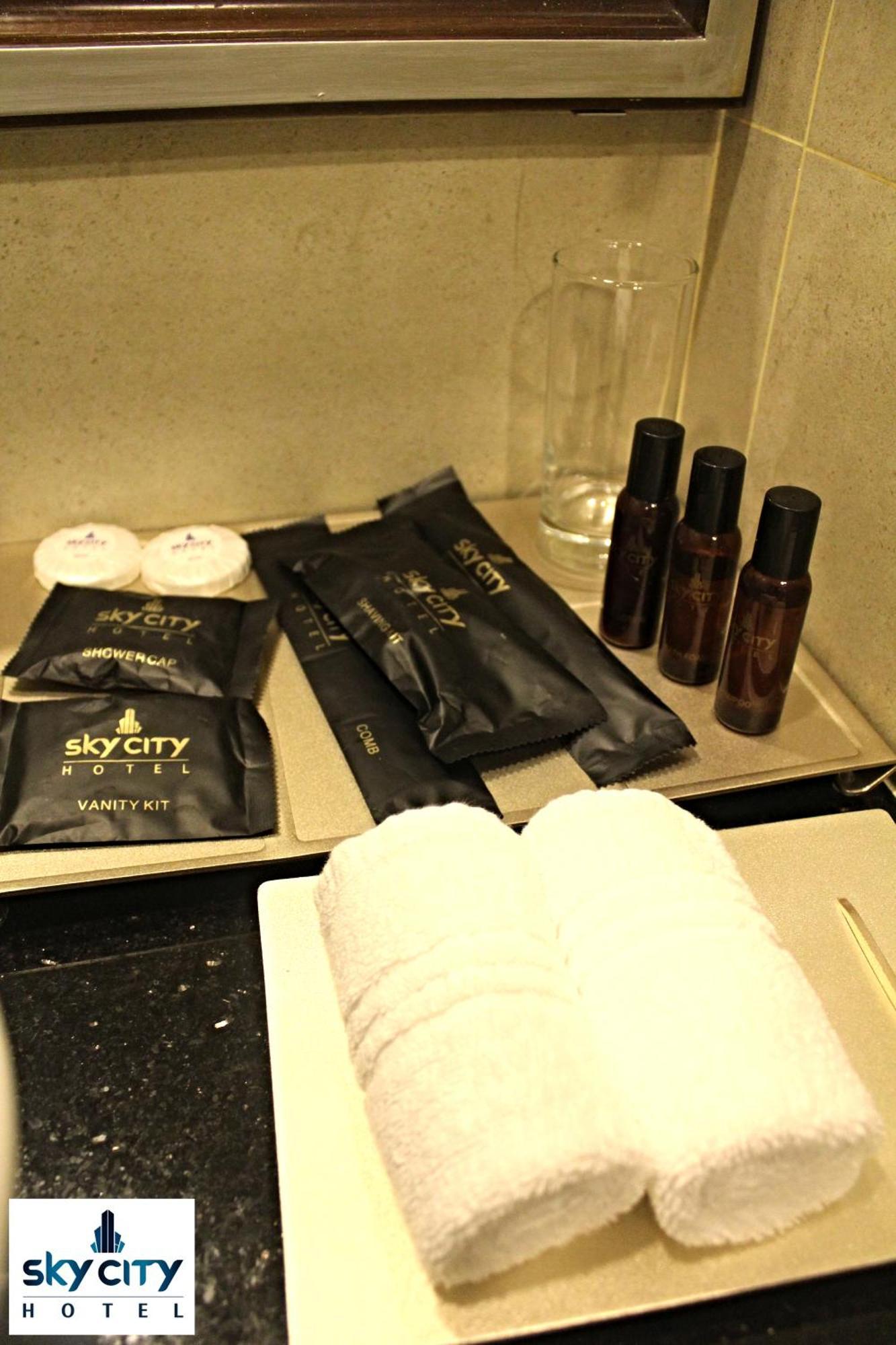 Sky City Hotel Дакка Екстер'єр фото