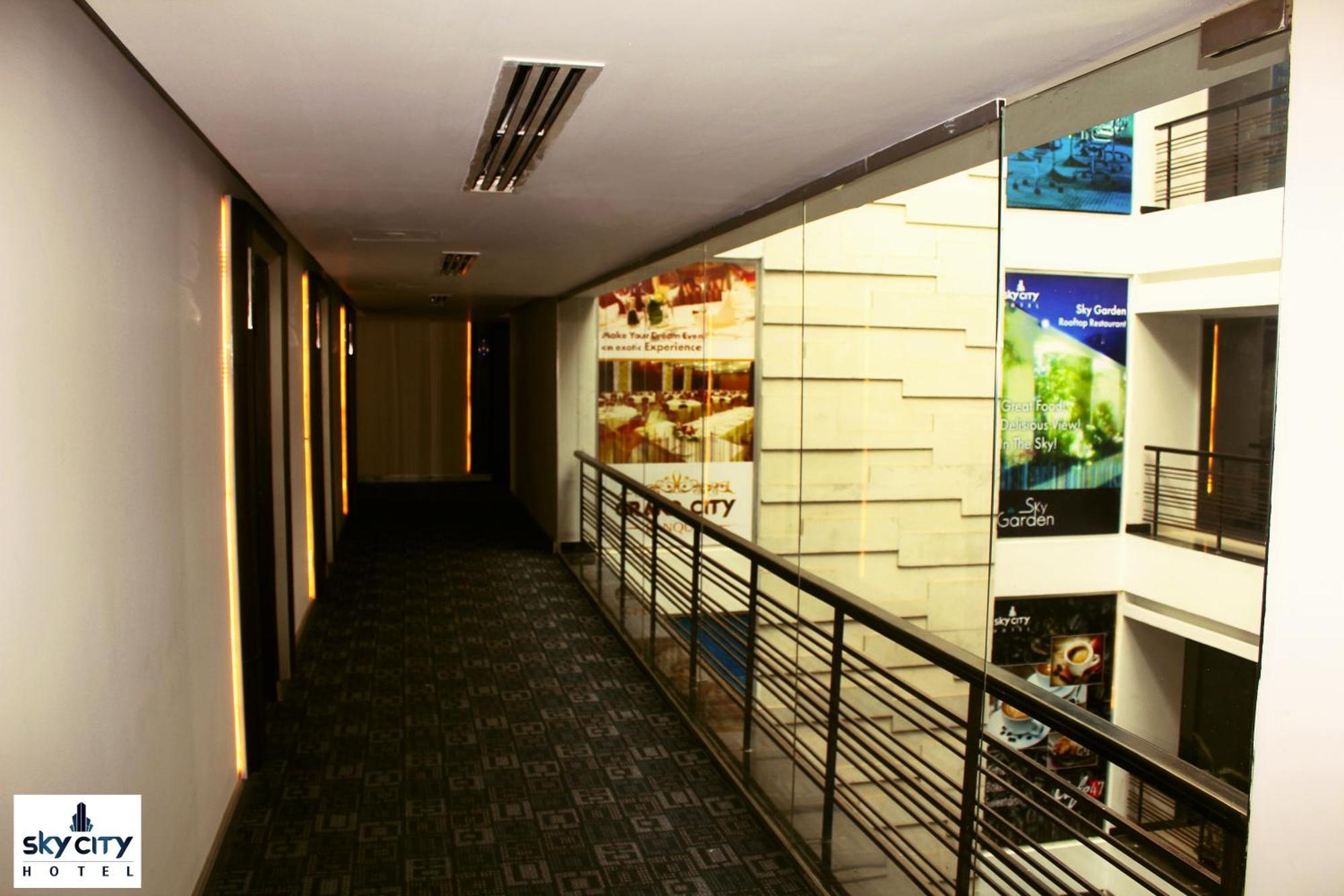 Sky City Hotel Дакка Екстер'єр фото